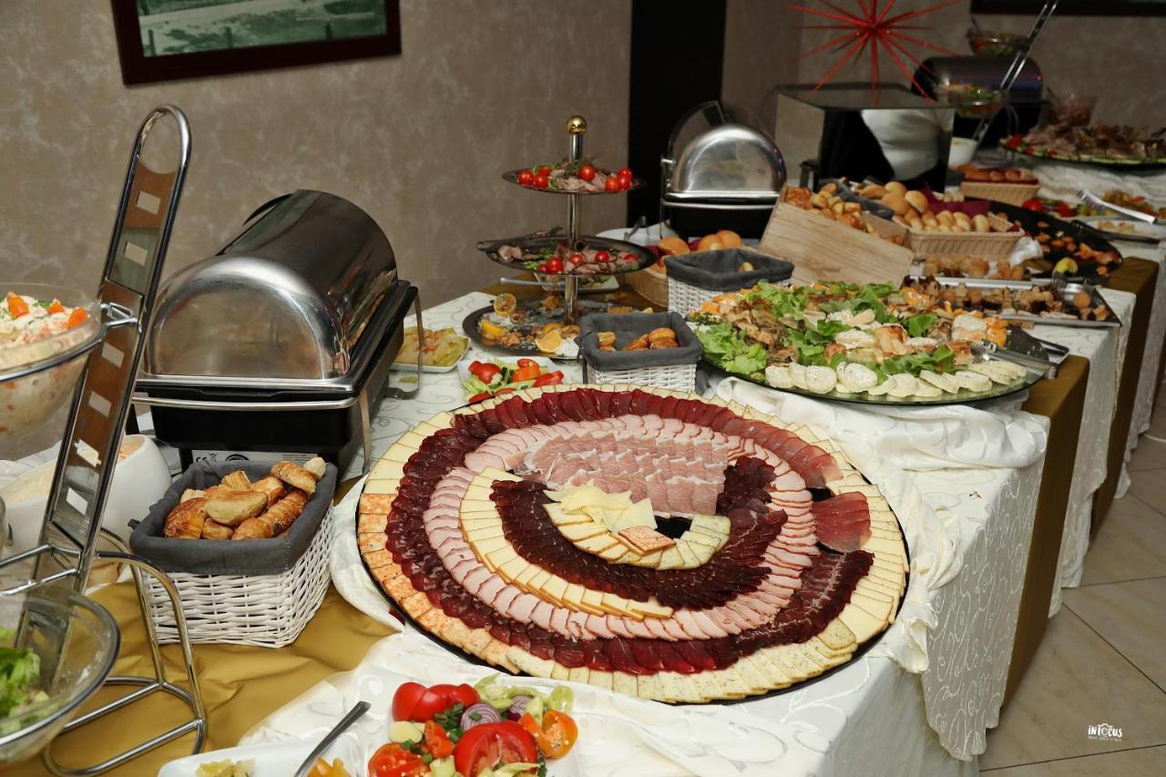 Hotel Jezero Bor Exterior photo