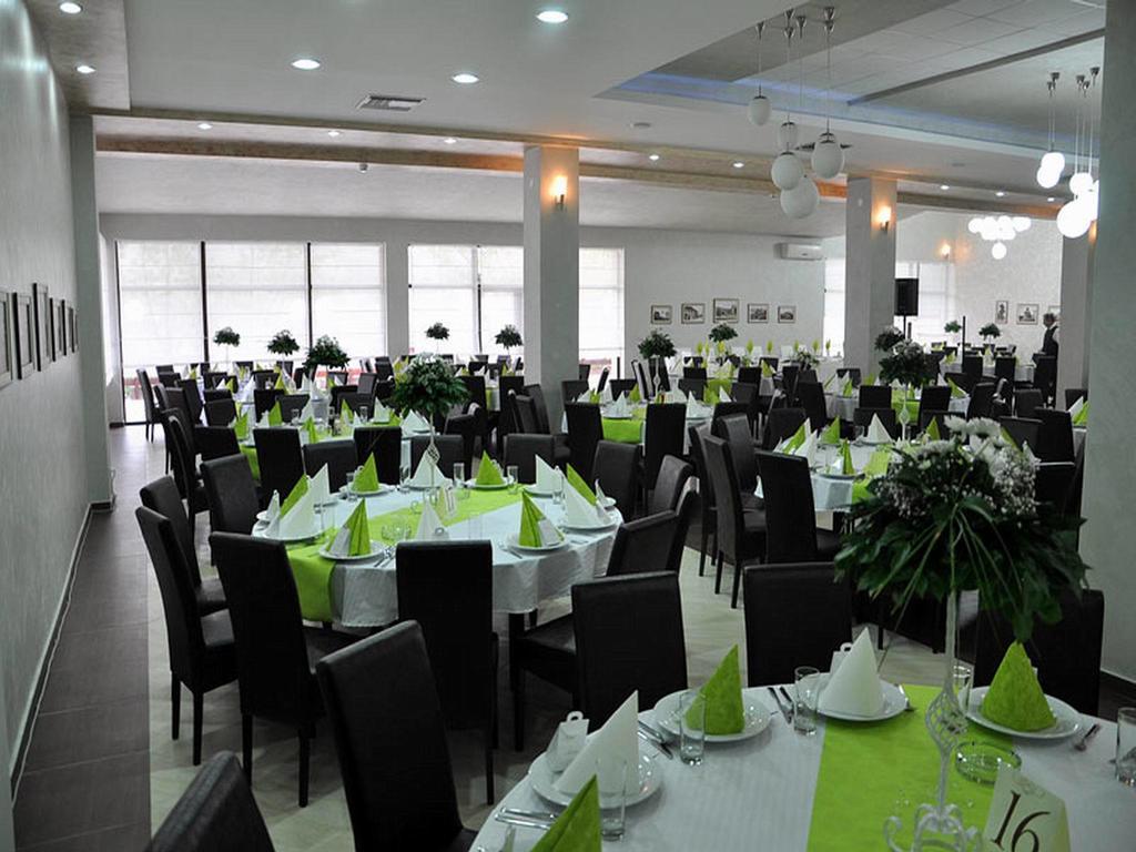 Hotel Jezero Bor Exterior photo