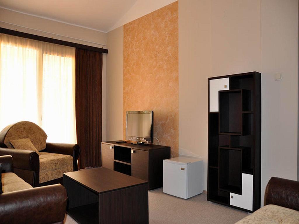 Hotel Jezero Bor Exterior photo