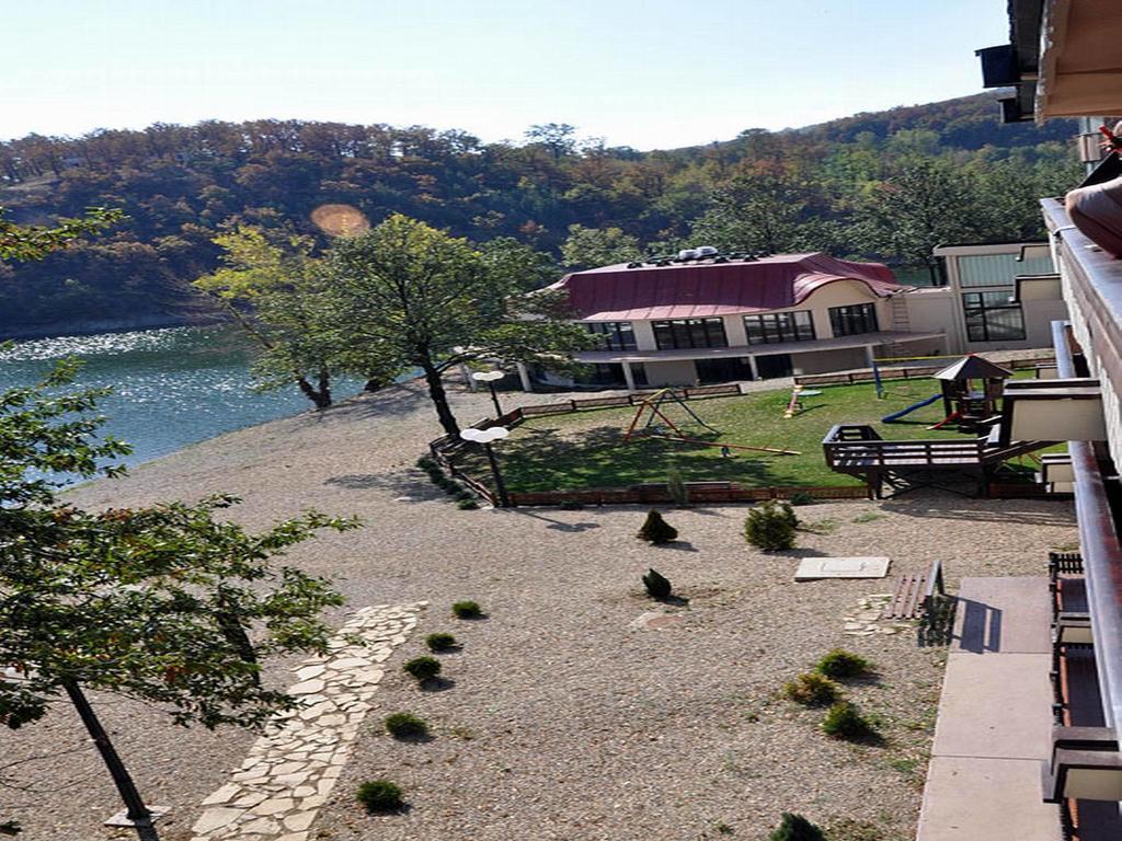 Hotel Jezero Bor Exterior photo
