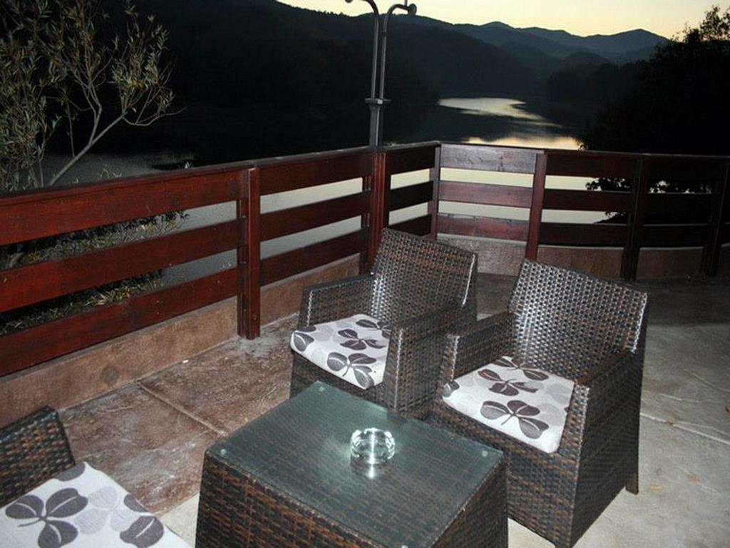 Hotel Jezero Bor Exterior photo