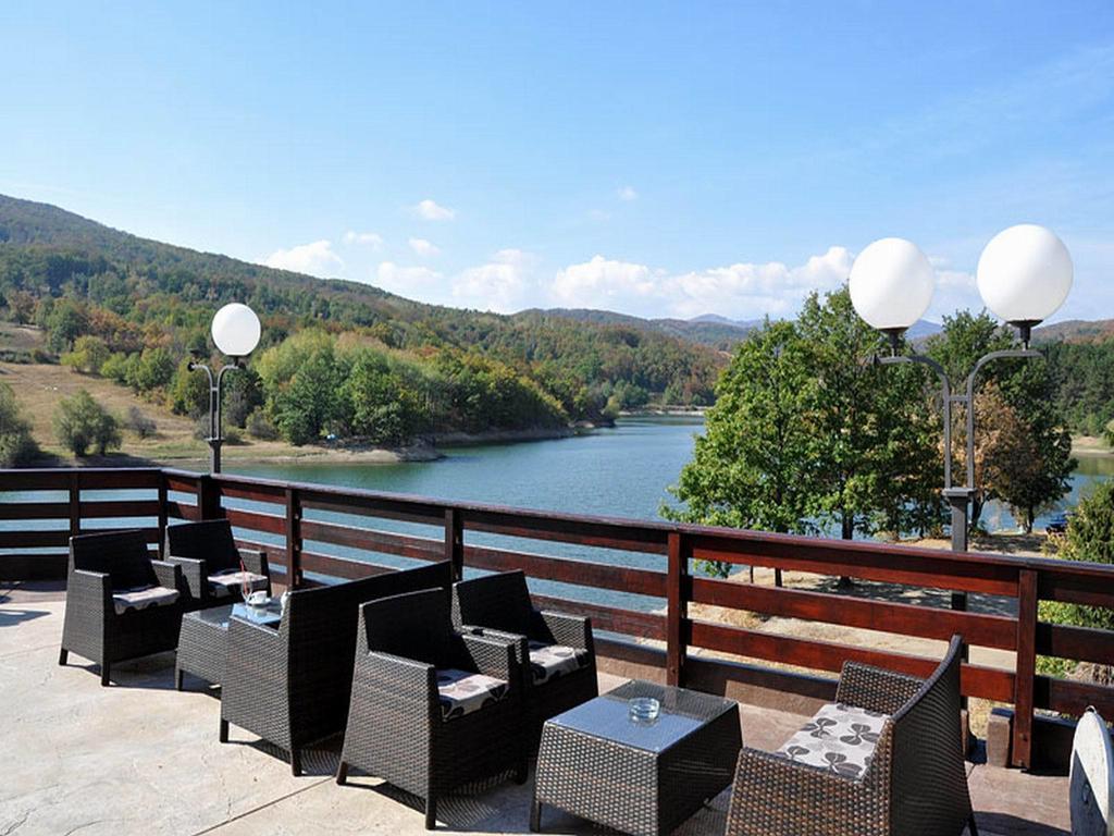 Hotel Jezero Bor Exterior photo
