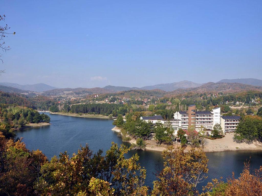 Hotel Jezero Bor Exterior photo